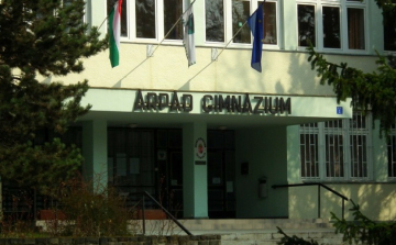 Nagyszabású fejlesztések az Árpád Gimnáziumban és a Szent Borbála Kórházban
