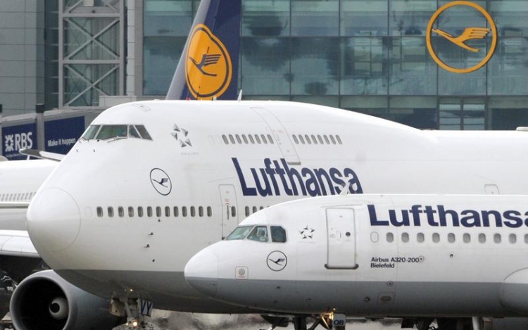 Sztrájkolnak a Lufthansa pilótái szerdán