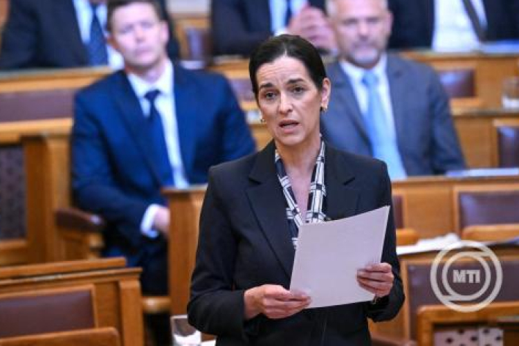 Ceuta - Orbán Anita: Magyar Péter is aláírta a spanyol miniszterelnök migrációs politikáját bíráló levelet
