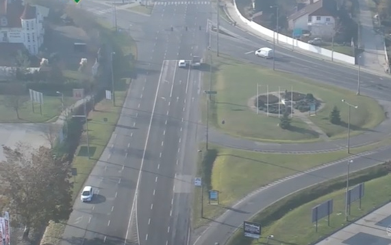 Drónnal és civil autókkal csaptak le a szabályszegőkre – VIDEÓ