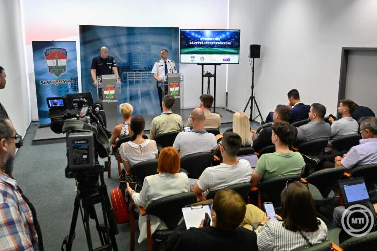 BL-döntő - Közel 4 ezer rendőr biztosítja a Bajnokok Ligája budapesti döntőjét