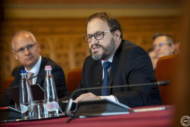 Kármán András: a kormány nyilvánosságra hozza a helyreállítási tervet