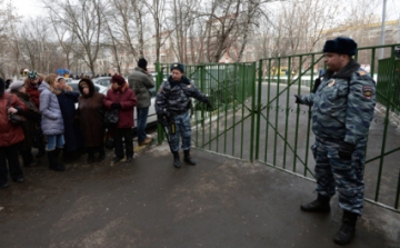 Két halottja van a moszkvai középiskolai túszdrámának